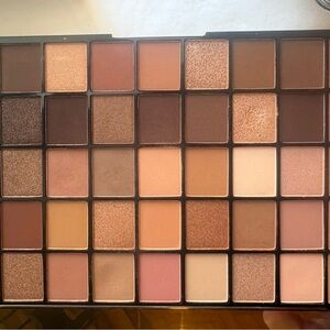Makeup Revolution Earthy Tones Eyeshadow Palette